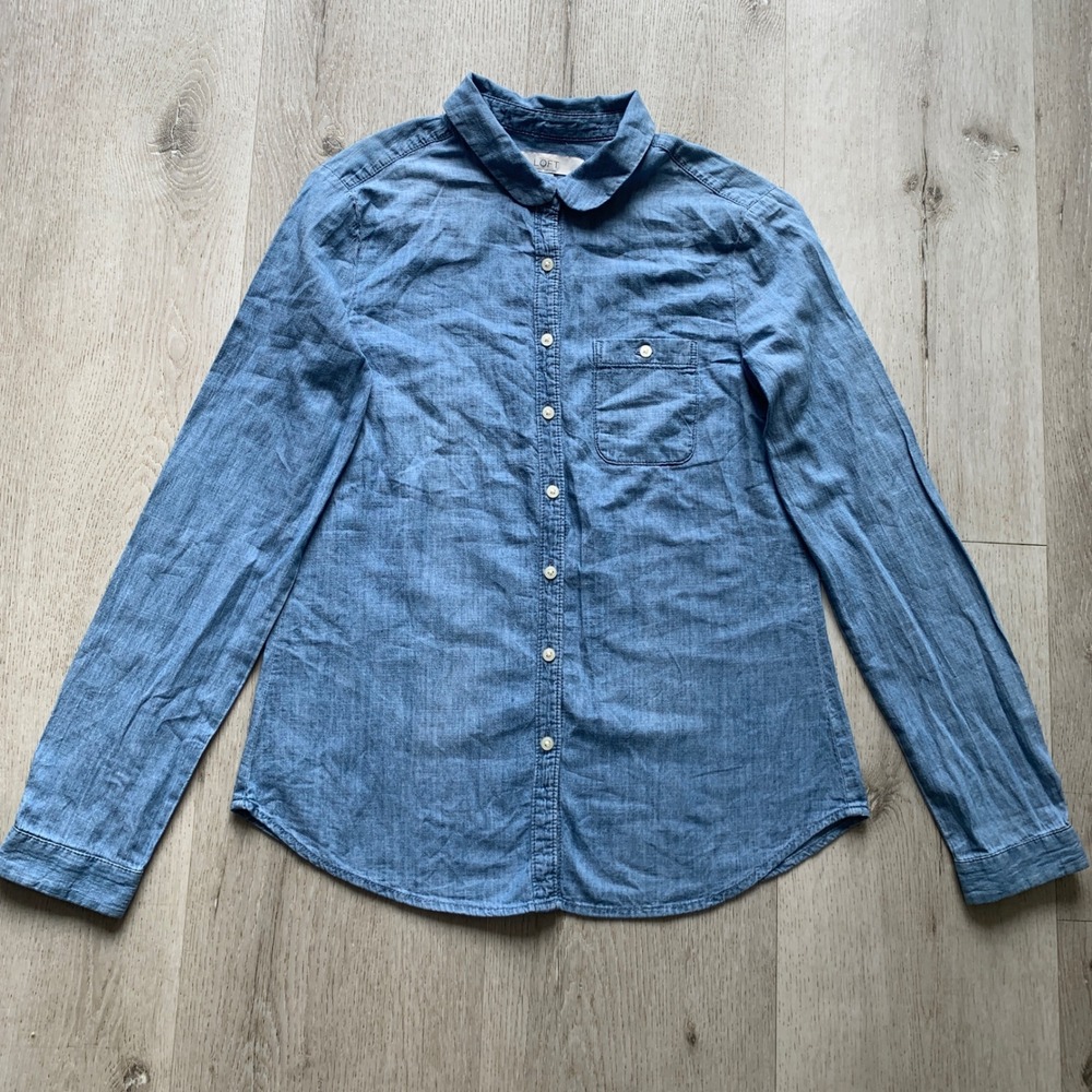 LOFT Women's "The Softened Shirt"‎ Blue Chambray Denim Button Down Top - Size XS